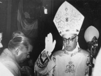 Mons. Jorge Chalup luego de ser consagrado obispo el 9 de junio de 1957 en la Catedral de Corrientes